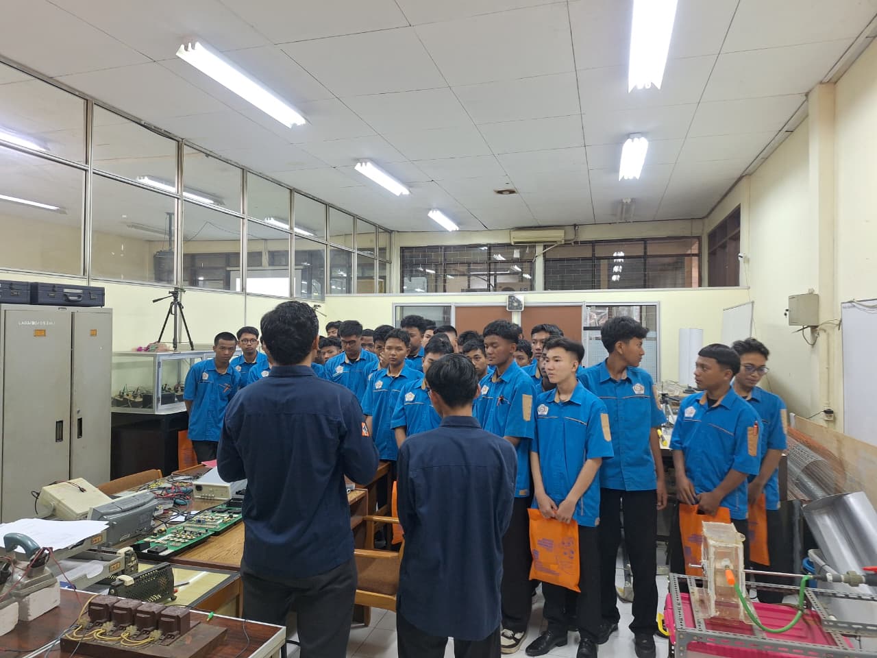 Kunjungan SMKN 8 Kota Tangerang ke Kampus ITI